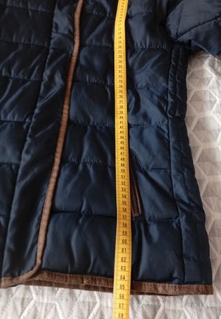 BAJADA DE PRECIO Cazadora acolchada azul marino.