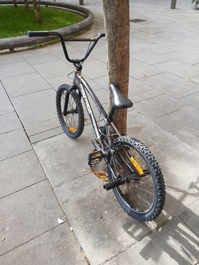 Bicicleta BMX Negra