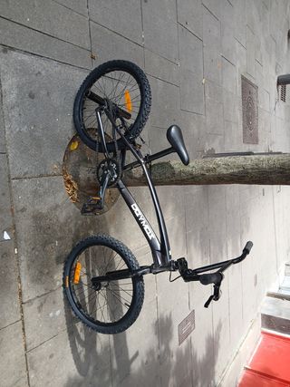 Bicicleta BMX Negra