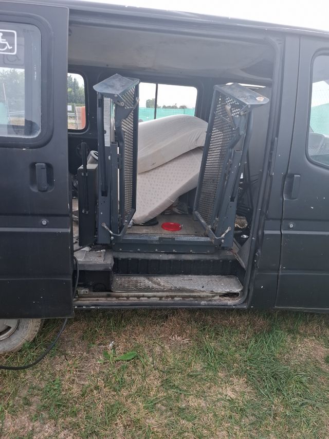 Plataforma elevadora Ricon para silla de ruedas