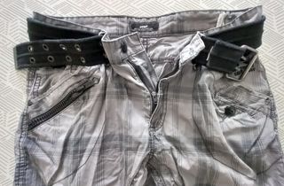 Bermuda Celio Talla 42
Ver medidas en las fotos.