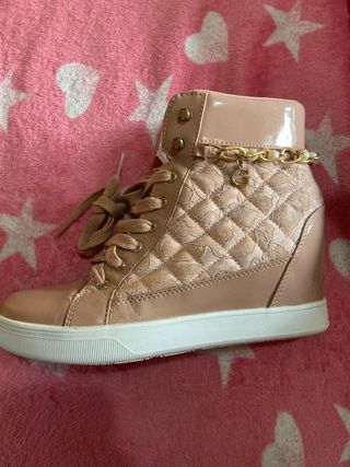 Botines Guess Dorados y Rosados
