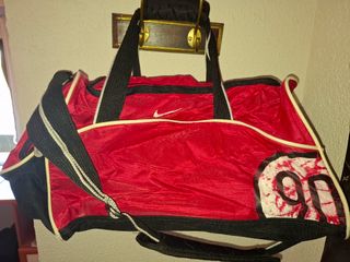 Macuto deportivo Nike rojo