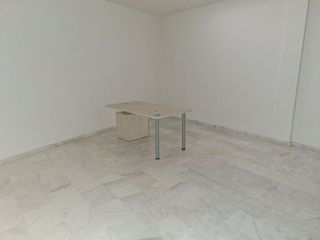 Oficina en alquiler en Parque Atlántico - Los Arcos - Aeropuerto Viejo en Sevilla