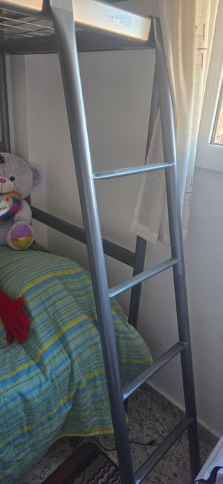 Litera metálica en perfecto estado,ya esta demonto