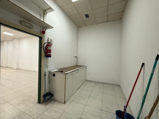 Local comercial en alquiler en Txagorritxu - El Pilar en Vitoria-Gasteiz