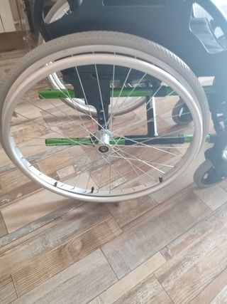 Silla marca Breezy sin usar.