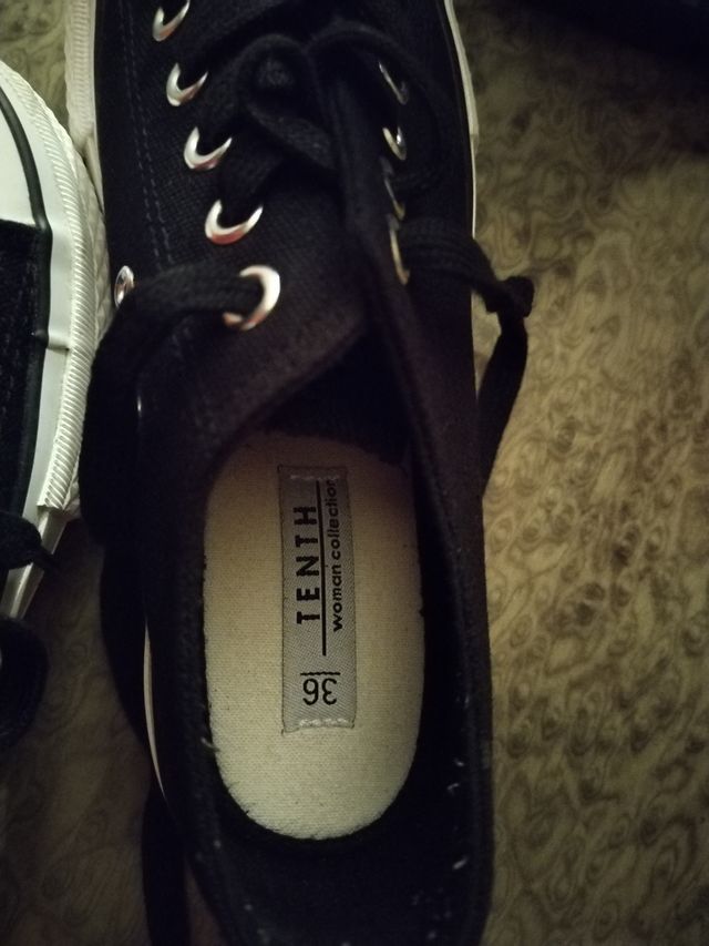 Zapatillas negras y blancas talla 36