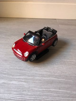Coche MINI a escala