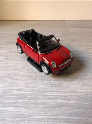 Coche MINI a escala