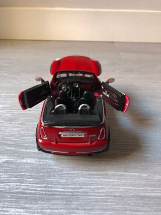 Coche MINI a escala