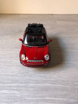 Coche MINI a escala