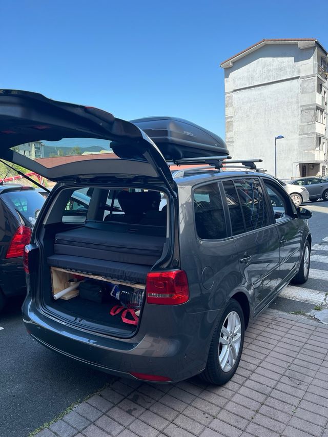 Volkswagen Touran 2012 1.6 tdi