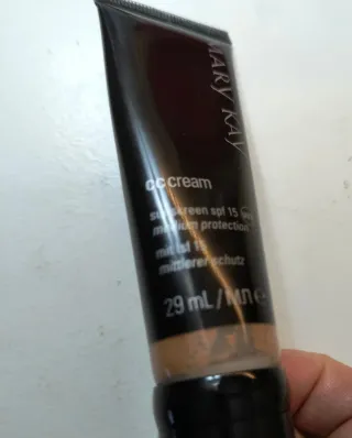 Mary Kay CC Cream SPF 15 Marrón