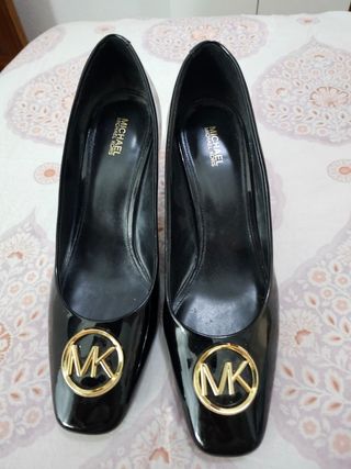 Zapatos Michael Kors Negros Charol Tacon