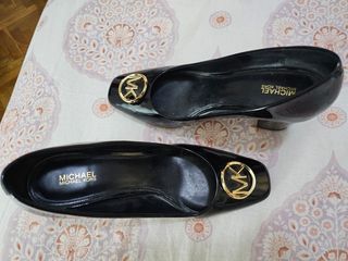 Zapatos Michael Kors Negros Charol Tacon
