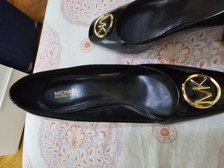 Zapatos Michael Kors Negros Charol Tacon