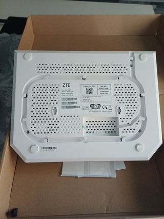Router Wi-Fi ZTE WIFI 6
Fibra 10GB