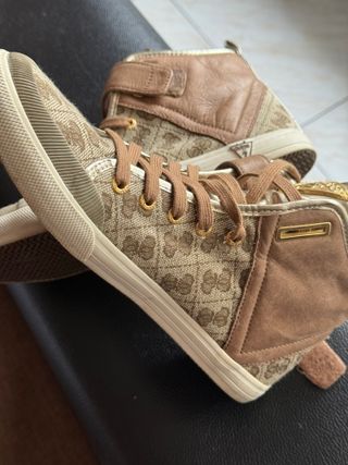 Zapatillas Guess Mujer Marrón y Dorado