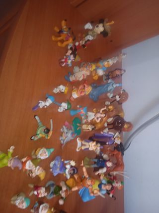 Lote figuras Disney y otros personajes