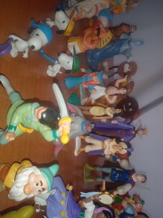 Lote figuras Disney y otros personajes