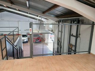 Nave industrial en venta en Maria Auxiliadora - Barriada LLera en Badajoz