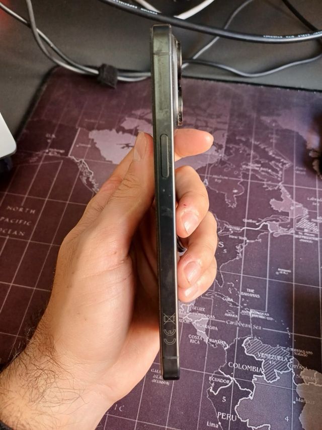 iPhone 15 Pro Max Gris/Plata como nuevo