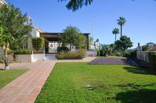 Local comercial en venta en El Faro de Calaburra - Chaparral en Mijas
