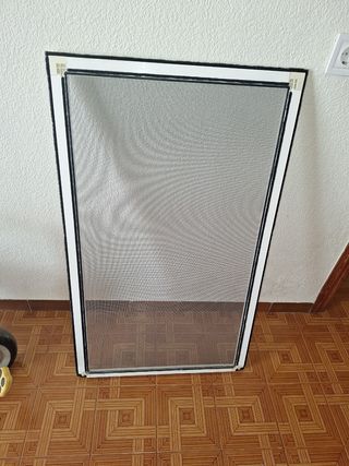 Mosquitera de aluminio blanca