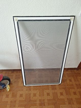 Mosquitera de aluminio blanca