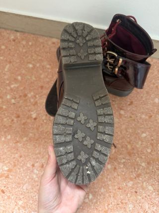 Stivali con tacco alto e zip