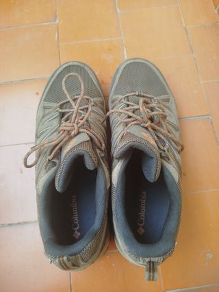 Botas de montaña Columbia grises y naranjas