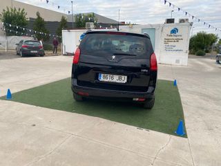 Peugeot 5008 2014