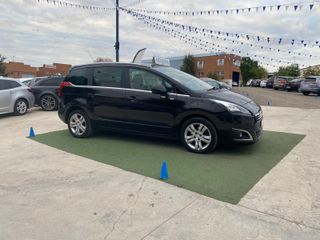 Peugeot 5008 2014
