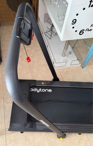 Cinta de correr Bodytone AR100 ultradelgada