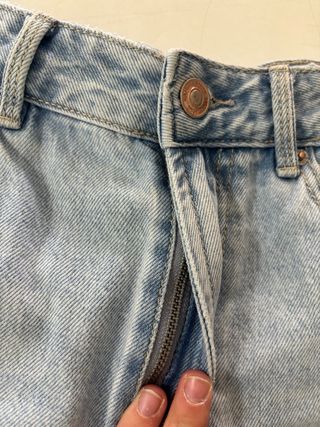 Pantalón Vaquero Corto Roto