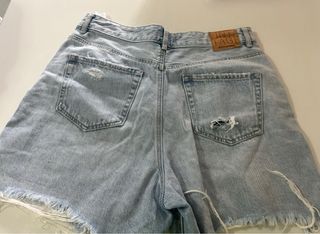 Pantalón Vaquero Corto Roto