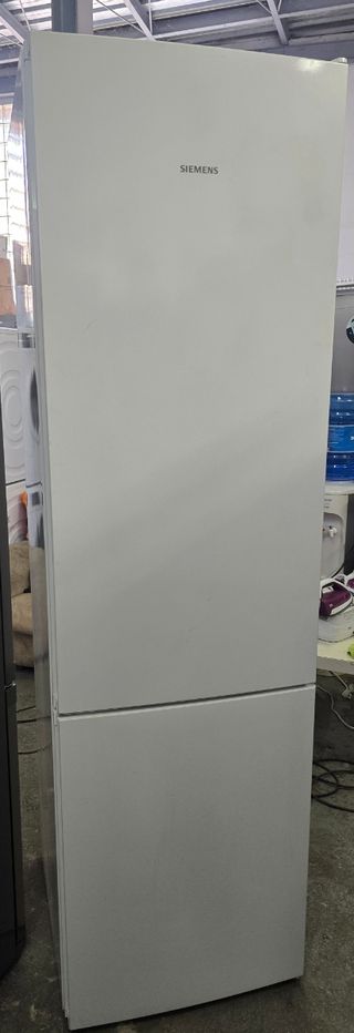 Nevera Siemens Blanca 2,03 de alto 220€