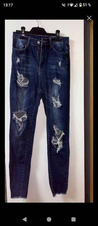 Pantalones vaqueros rotos mujer