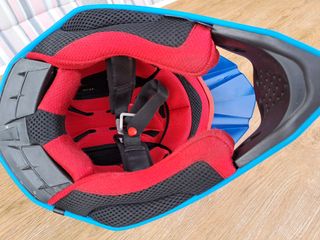 Casco de moto infantil UFO azul y naranja