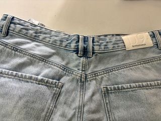Pantalón corto vaquero.