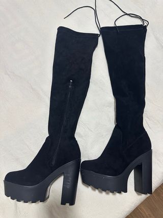Botas altas negras