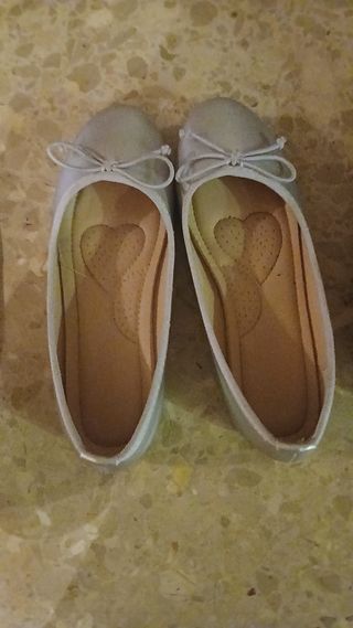 Zapatos niña bailarinas
Talla 33