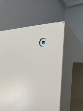 Estantería blanca de madera