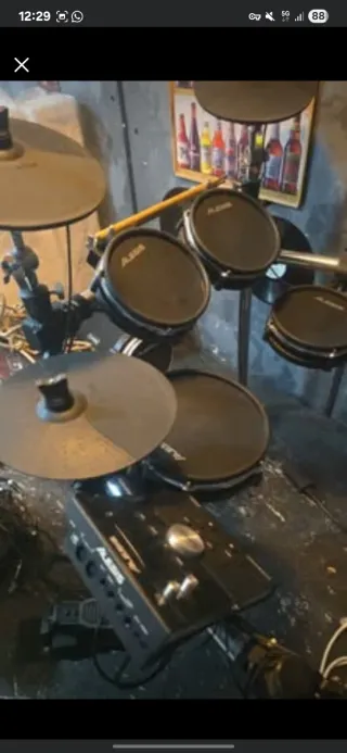 Batería Electrónica Alesis Command Mesh Kit 