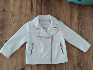 Chaqueta bebé blanca con animales pintados