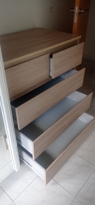 Cómoda de madera color Roble