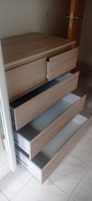 Cómoda de madera color Roble