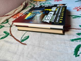 Hazañas Belicas 10 y Biblioteca Kirby 10. Planeta.