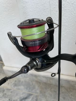 Caña de pescar SHIMANO con carrete 